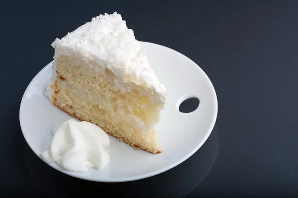 Coconut Cream Cake — Stock Photo, Image