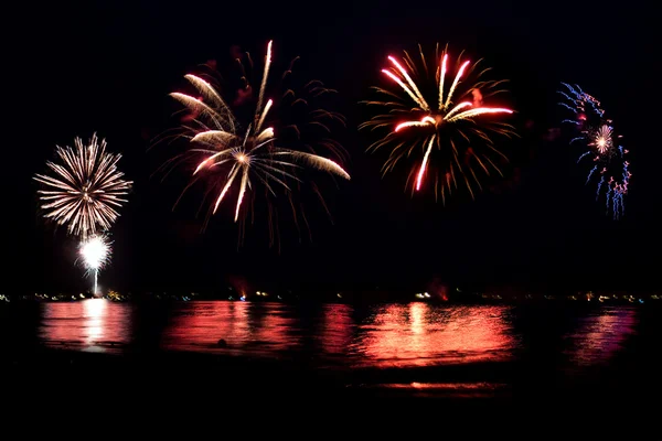 Fireworks Grand Finale Over Water with Reflections — Stock Photo, Image