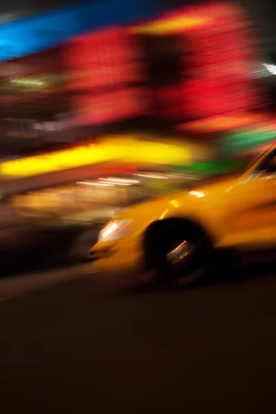 抽象的な黄色いタクシー — ストック写真