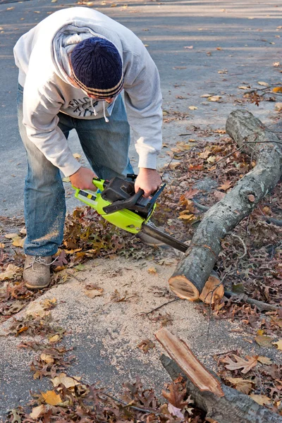 Cleaning Up Storm Damage with a Chainsaw — Stock Photo, Image