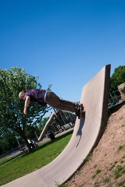 Skate Park Rampa de skate de concreto — Fotografia de Stock