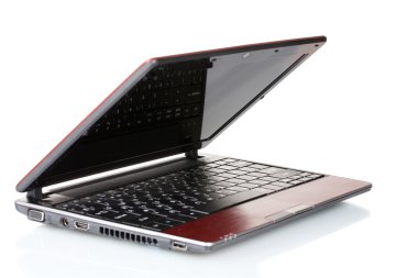 yeni laptop üzerinde beyaz izole