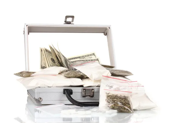 Cocaina e marijuana in una valigia isolata su bianco — Foto Stock