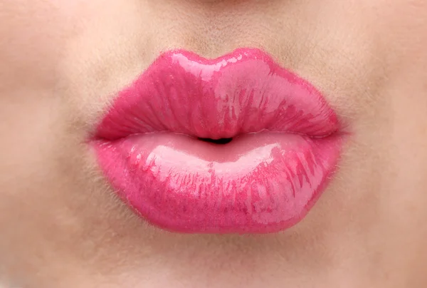 Gyönyörű alkotják a glamour rózsaszín fényes ajkak — Stock Fotó