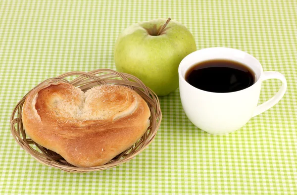 Pequeno-almoço clássico. Café e pão — Fotografia de Stock