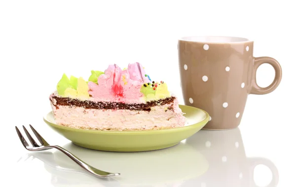 Romige taart en cup geïsoleerd op wit — Stockfoto