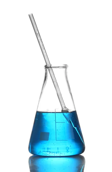 Reageerbuis met blauwe vloeistof geïsoleerd op wit — Stockfoto