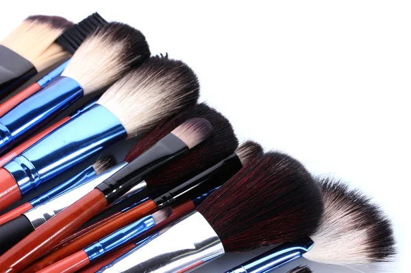 Make-up borstar isolerad på vit — Stockfoto