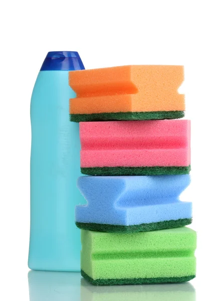 Líquido lavavajillas y esponjas aisladas en blanco —  Fotos de Stock