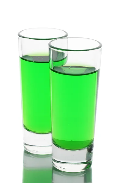 Dois copos de absinto isolado em branco — Fotografia de Stock