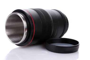 Cup-lens üzerinde beyaz izole