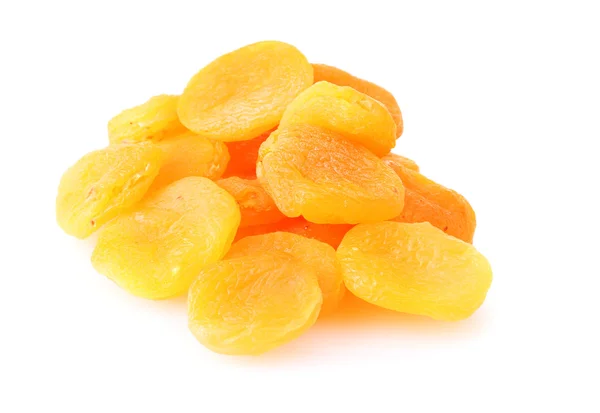 Délicieux abricots secs isolés sur blanc — Photo