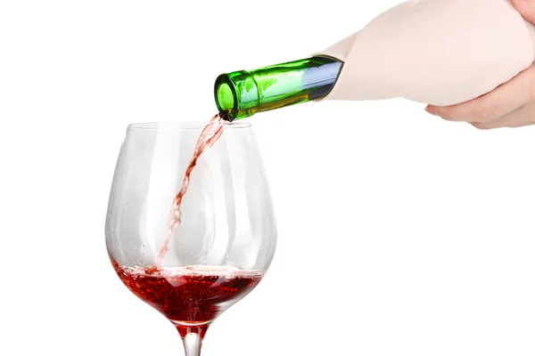 Hälla vin i vinglas isolerad på vit — Stockfoto