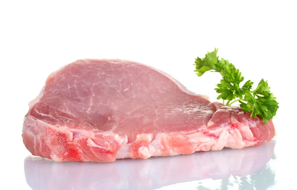 Carne di maiale cruda tagliata a fette con prezzemolo isolato su bianco — Foto Stock