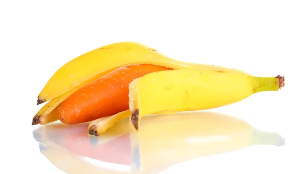 Genetiği değiştirilmiş sebze ve meyve üzerinde beyaz izole — Stok fotoğraf