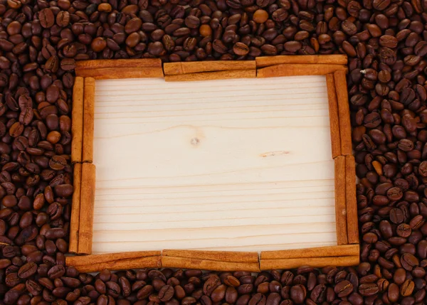 Marco de granos de café sobre fondo de madera —  Fotos de Stock