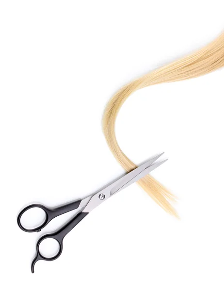 Cabelo loiro brilhante e tesouras de corte de cabelo isolado em branco — Fotografia de Stock