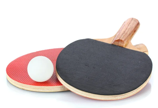Raquetas y pelotas de ping-pong, aisladas en blanco — Foto de Stock
