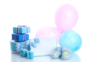 güzel hediyeler, Bebek Patik, boş kartpostal ve üzerinde beyaz izole balonlar