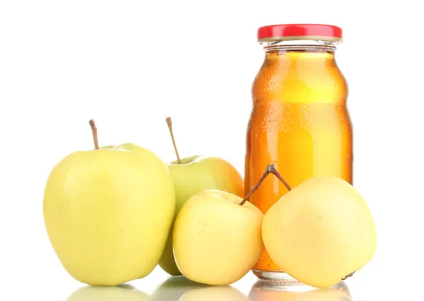 Süße Äpfel und Apfelsaft isoliert auf weiß — Stockfoto