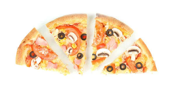 Metade da pizza close-up isolado em branco — Fotografia de Stock