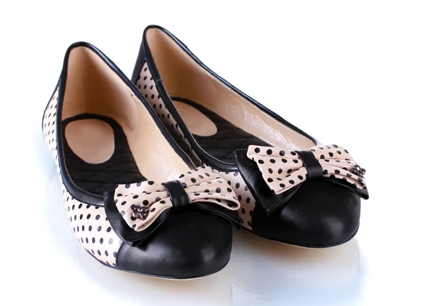 Vrouwelijke platte ballet schoenen patroon met zwarte polka dots geïsoleerd op wit — Stockfoto