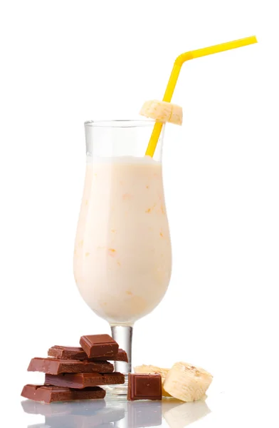 Cocktail de lapte cu banane și ciocolată izolate pe alb — Fotografie, imagine de stoc