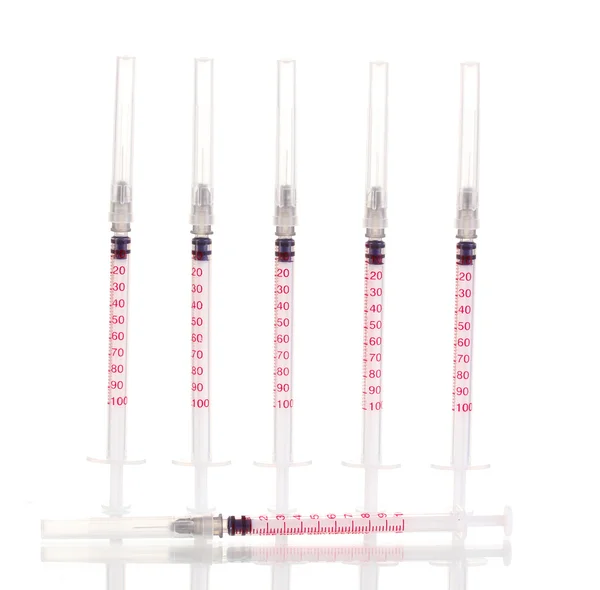 Inzulinové stříkačky izolované na bílém — Stock fotografie