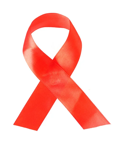 Fita vermelha de conscientização Aids isolado em branco — Fotografia de Stock