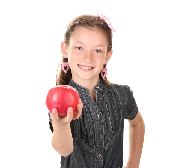 Retrato de niña hermosa con manzana aislada en blanco — Foto de Stock