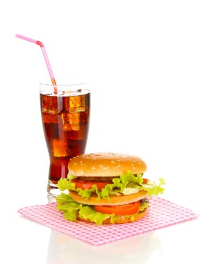 büyük ve lezzetli hamburger ve üzerinde beyaz izole cola