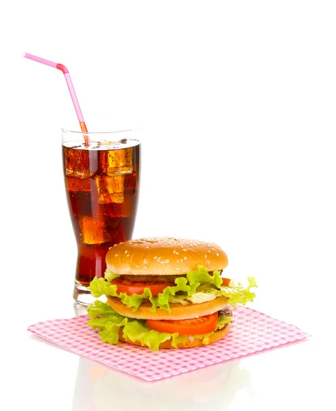 Grote en smakelijke hamburger en cola geïsoleerd op wit — Stockfoto
