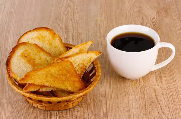 Классический завтрак. Кофе и тосты — стоковое фото