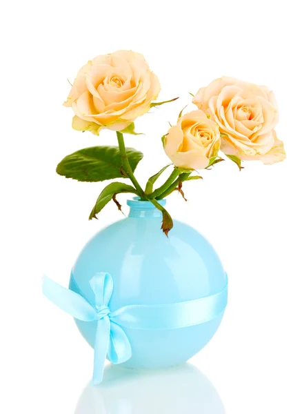 Beautiful roses in vase isolated on white — Stock Photo, Image