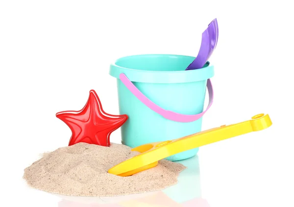 儿童沙滩玩具和孤立在白色的沙子 — 图库照片