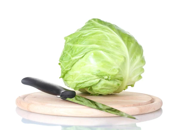 多彩的绿色背景上的刀在切菜板上白菜 — 图库照片