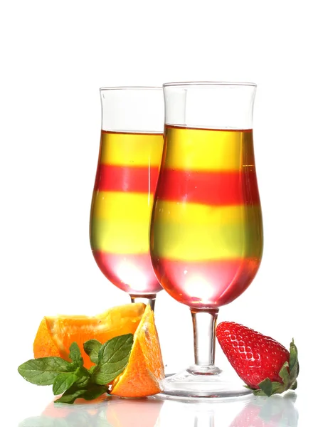 Ovocné želé na brýle a ovoce izolovaných na bílém — Stock fotografie