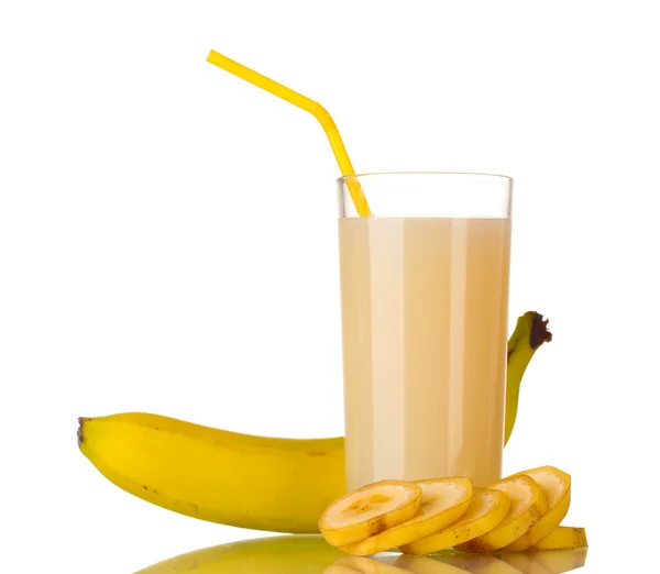 Sumo de banana com bananas isoladas em branco — Fotografia de Stock