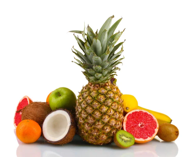 Tropické ovoce izolované na bílém — Stock fotografie