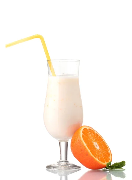 Bos van bananen en melk cocktail geïsoleerd op wit — Stockfoto