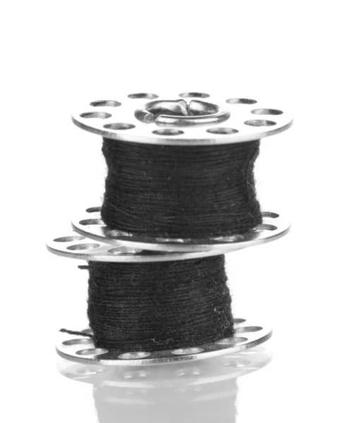 Metalen spoelen van wol geïsoleerd op wit — Stockfoto