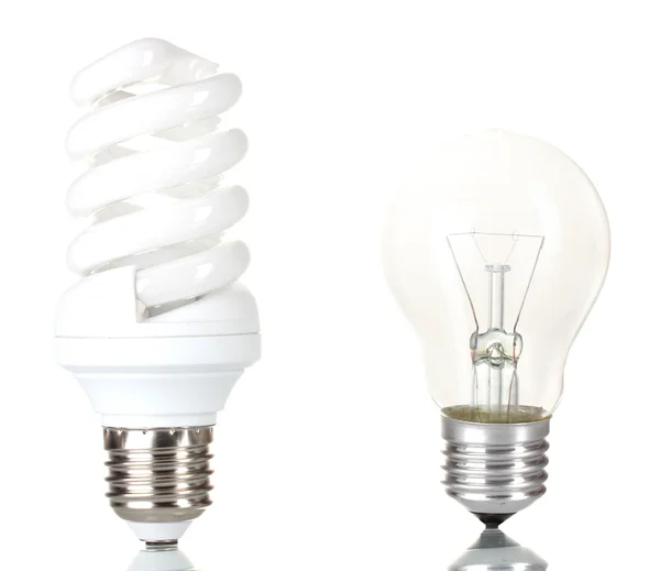 Glödlampa och energisparande lampa isolerad på vit — Stockfoto