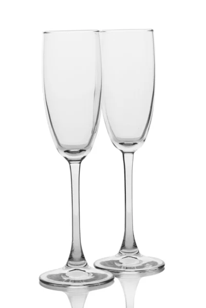 Пустые бокалы шампанского, изолированные на белом — стоковое фото