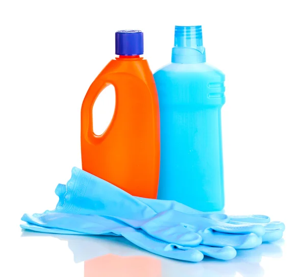 Detergente e luvas isoladas sobre branco — Fotografia de Stock