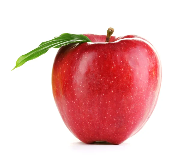 Pomme rouge juteuse isolée sur blanc — Photo