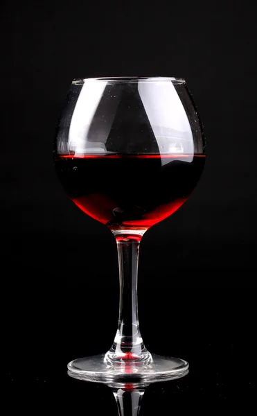 Wineglass απομονώνονται σε μαύρο — Φωτογραφία Αρχείου