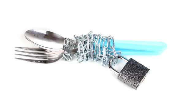 Tenedor y cuchara con cadena y candado aislados en blanco — Foto de Stock
