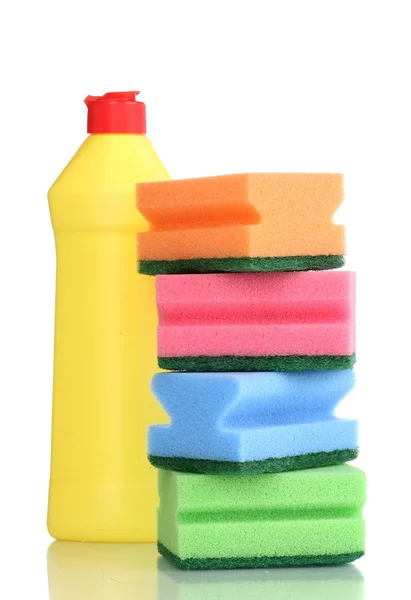 Líquido lavavajillas y esponjas aisladas en blanco — Foto de Stock