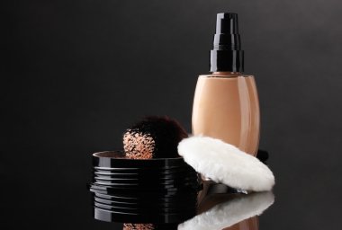 ? osmetics siyah izole