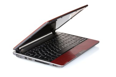 yeni laptop üzerinde beyaz izole